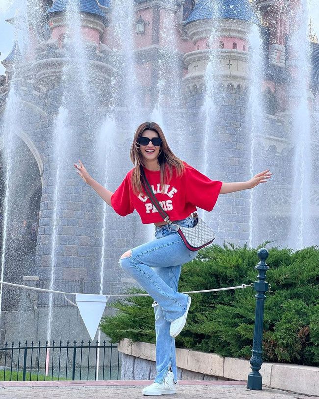 Kriti Sanon Looking Staggering In New Look